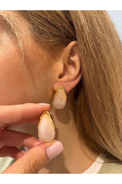 Hei Açık Pembe Bombeli Altın Sarısı Detaylı Sallantılı Şık Günlük Kullanım Kadın Küpe